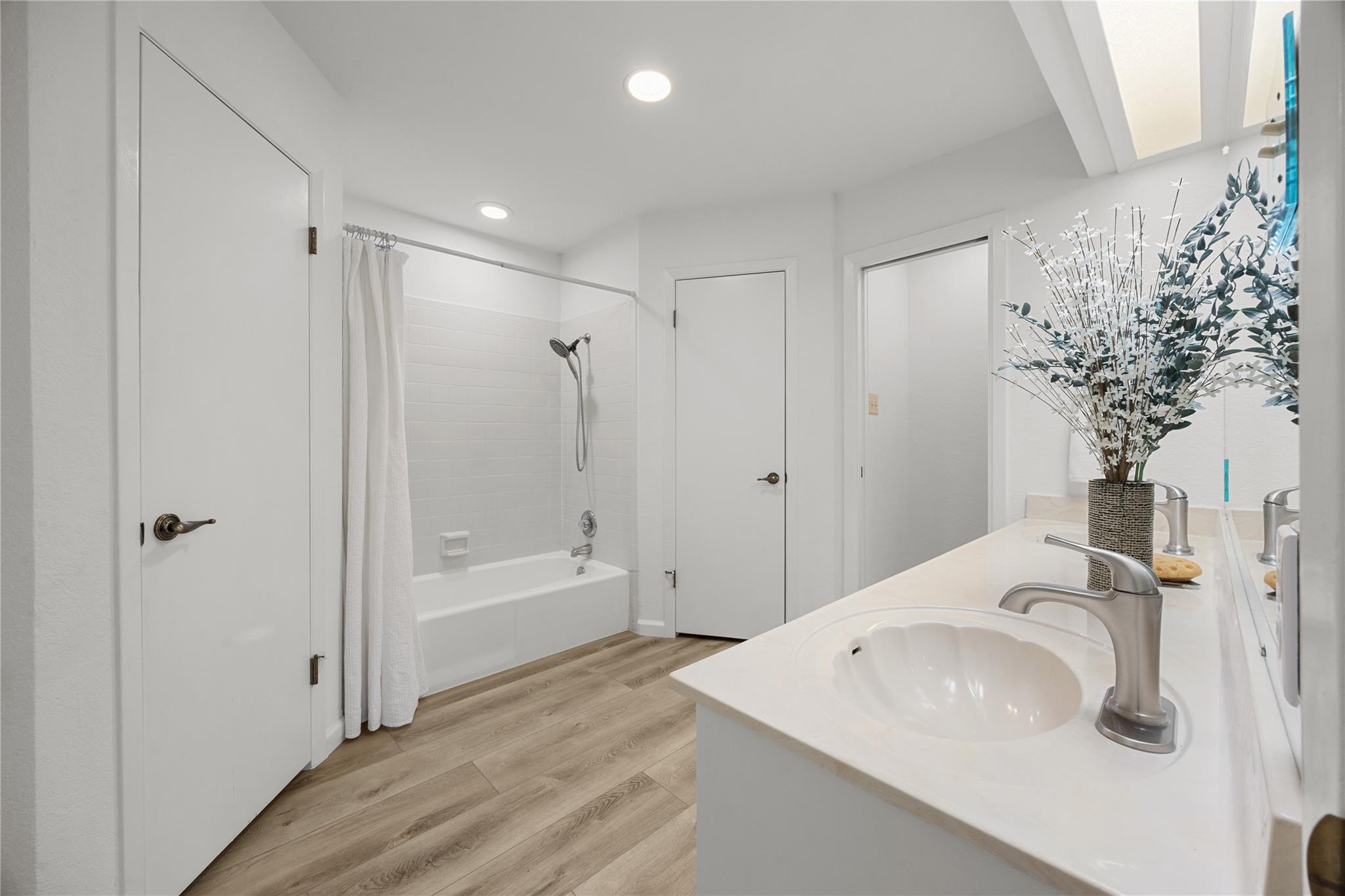 9301 Rolling Oaks Trl, Austin, TX 78750