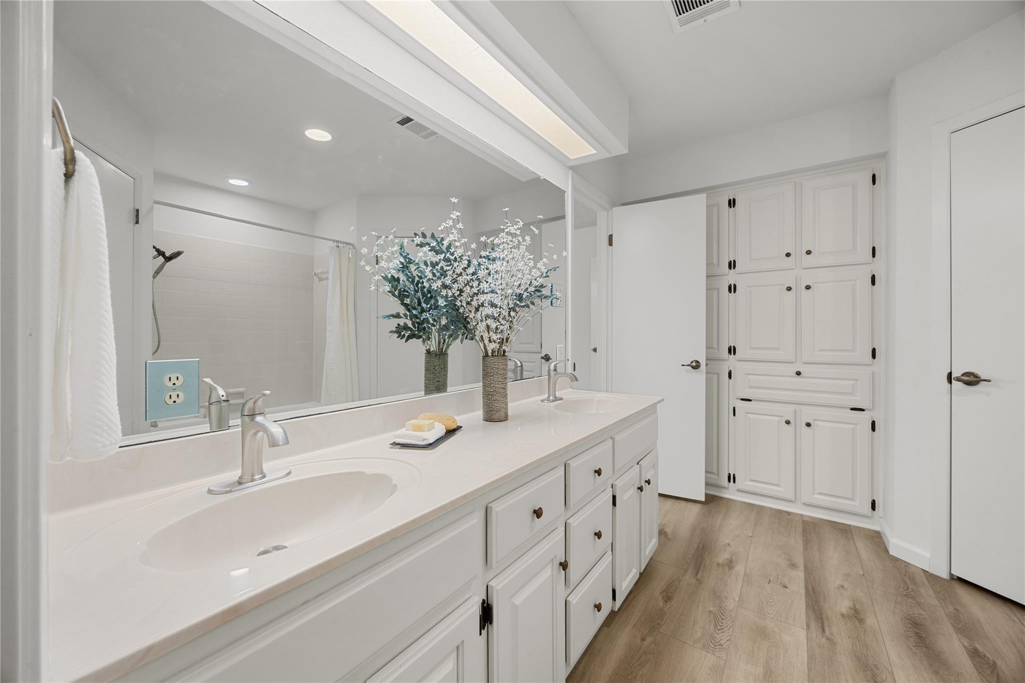 9301 Rolling Oaks Trl, Austin, TX 78750