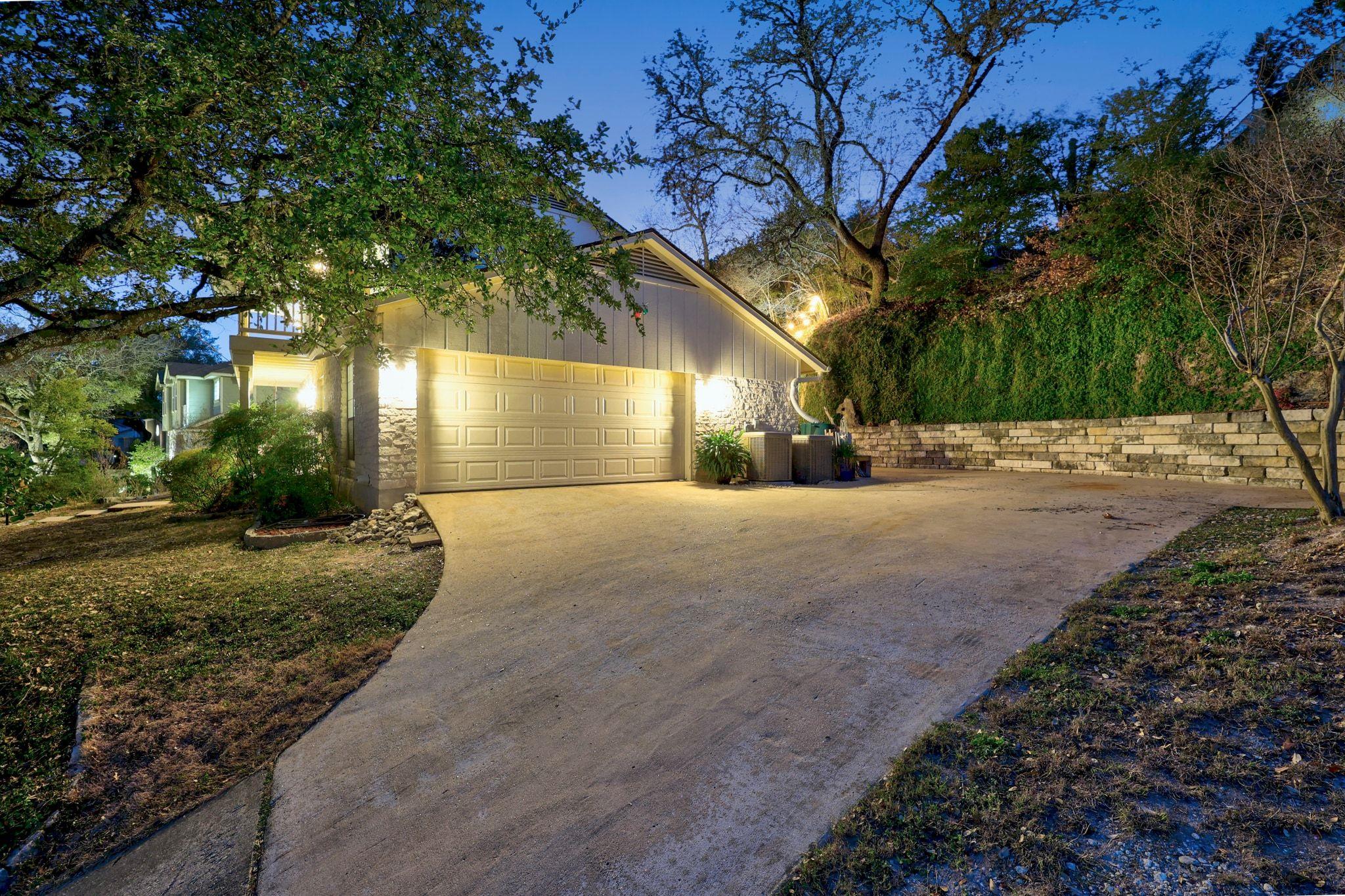 9301 Rolling Oaks Trl, Austin, TX 78750