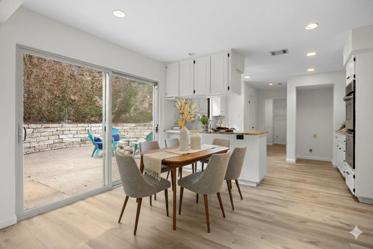 9301 Rolling Oaks Trl, Austin, TX 78750