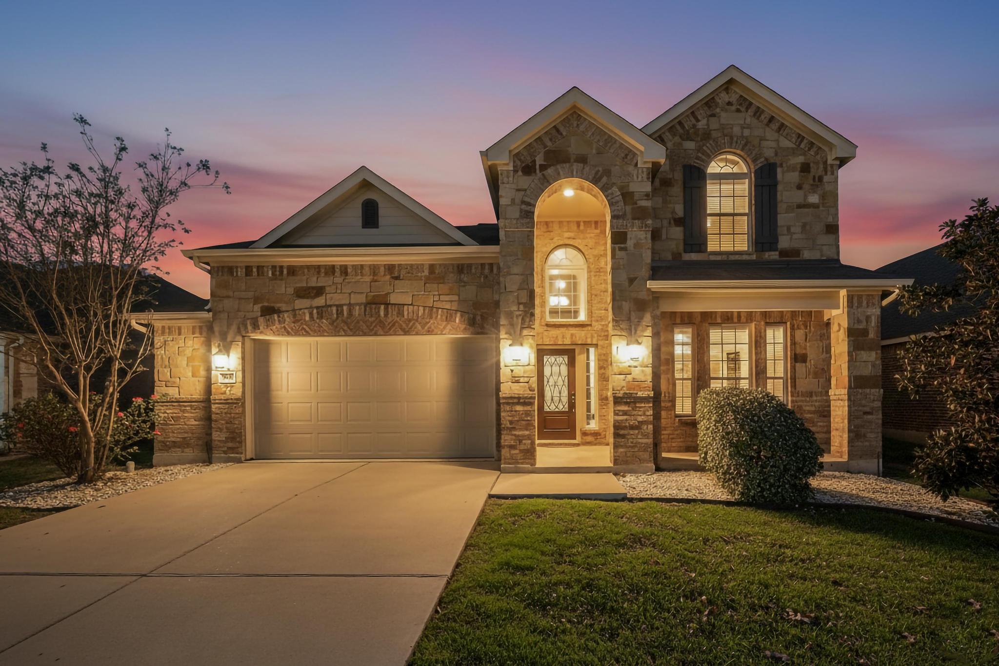102 Plantain Dr, Hutto, TX 78634