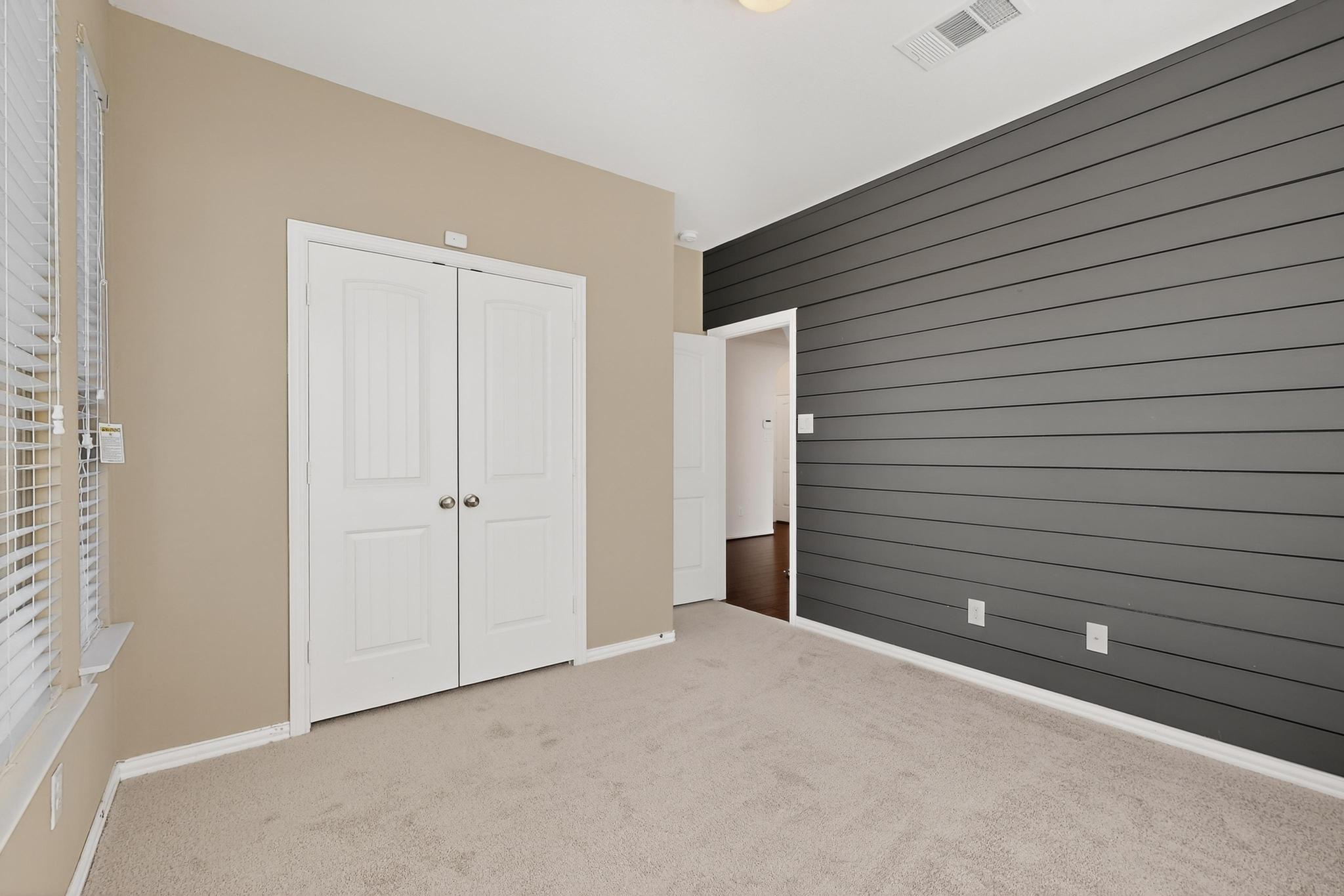 102 Plantain Dr, Hutto, TX 78634