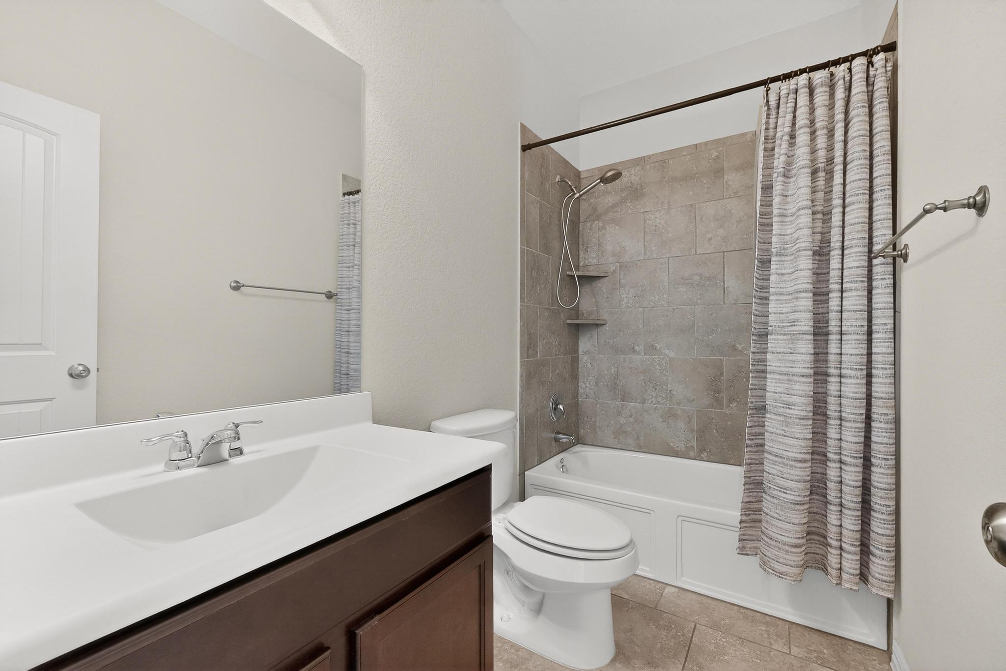 102 Plantain Dr, Hutto, TX 78634