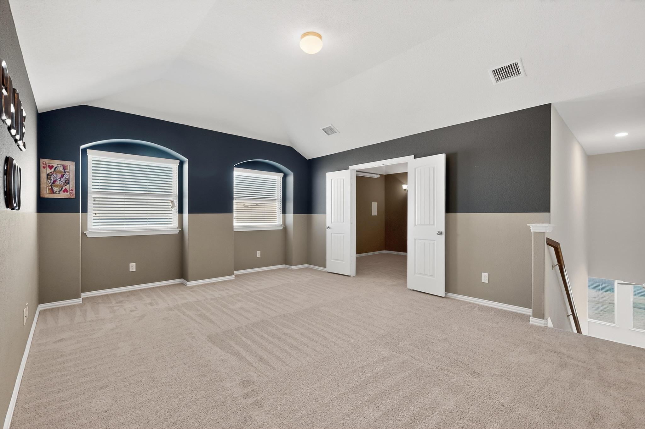 102 Plantain Dr, Hutto, TX 78634