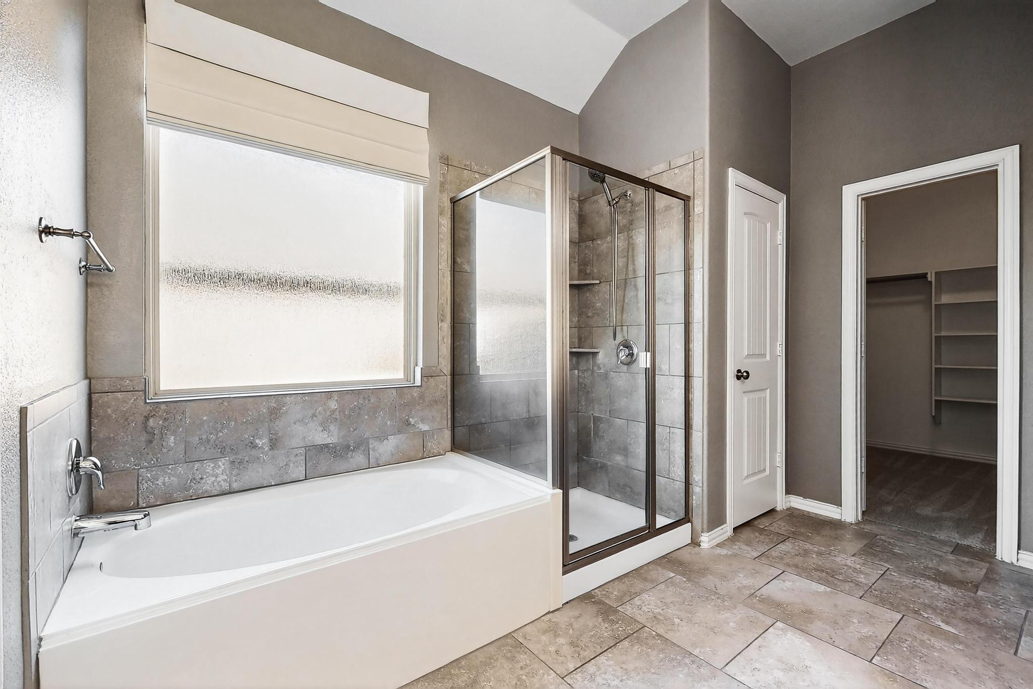 102 Plantain Dr, Hutto, TX 78634