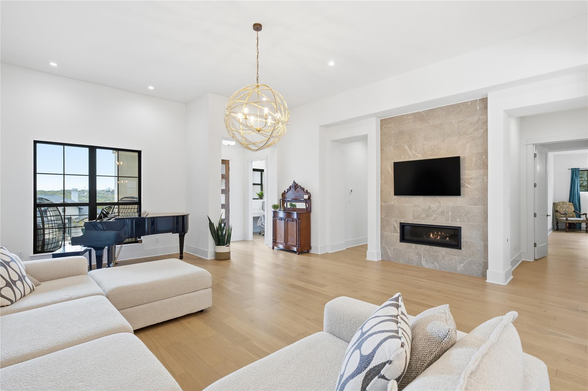 321 Sweet Grass Ln, Lakeway, TX 78738