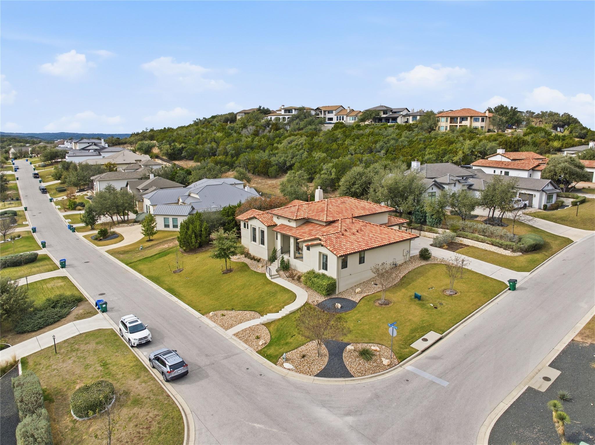 321 Sweet Grass Ln, Lakeway, TX 78738