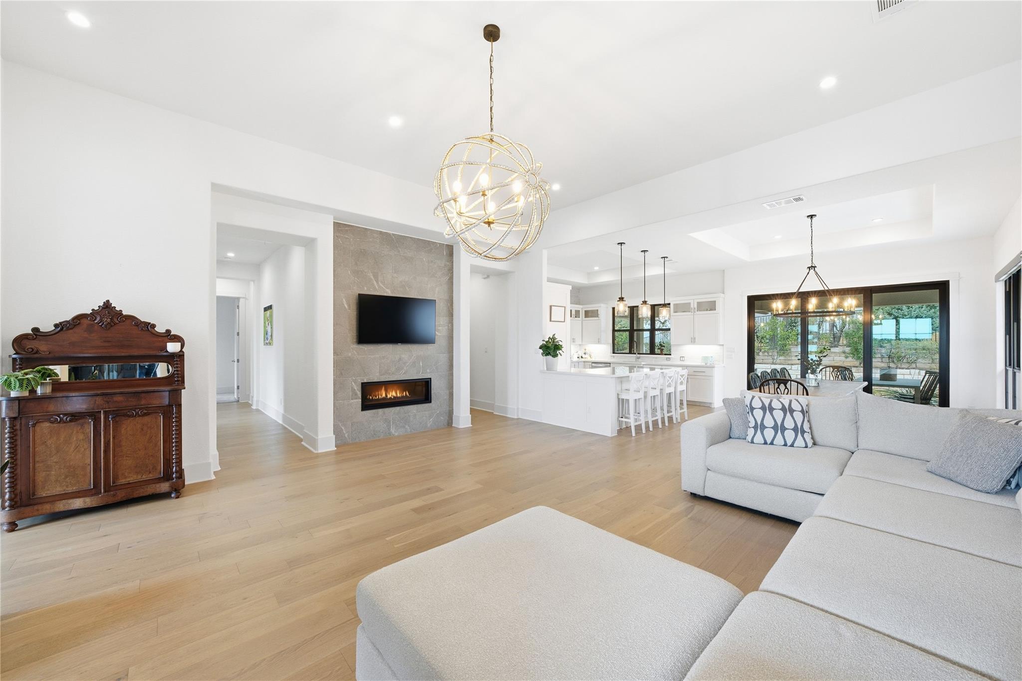 321 Sweet Grass Ln, Lakeway, TX 78738