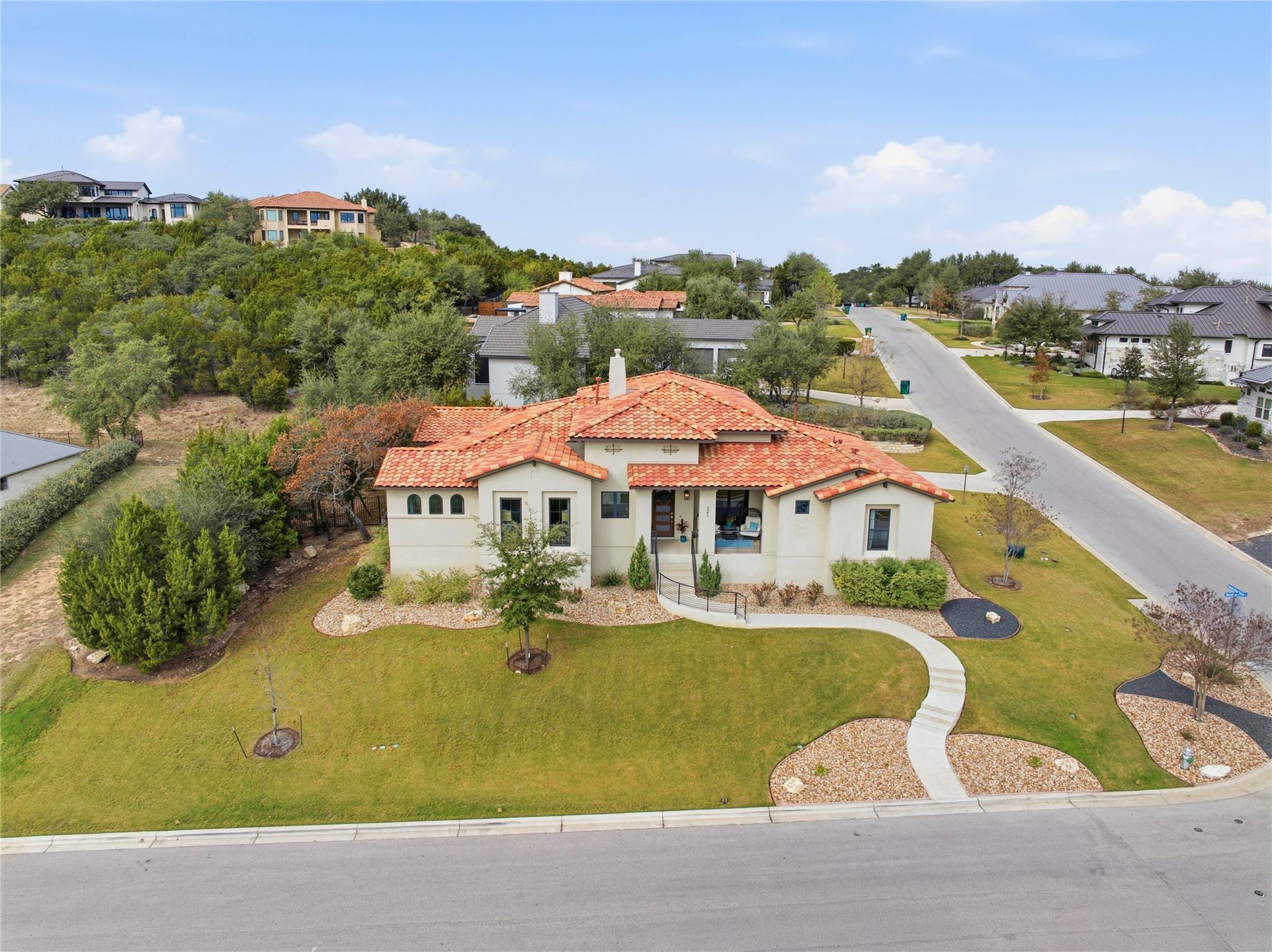 321 Sweet Grass Ln, Lakeway, TX 78738