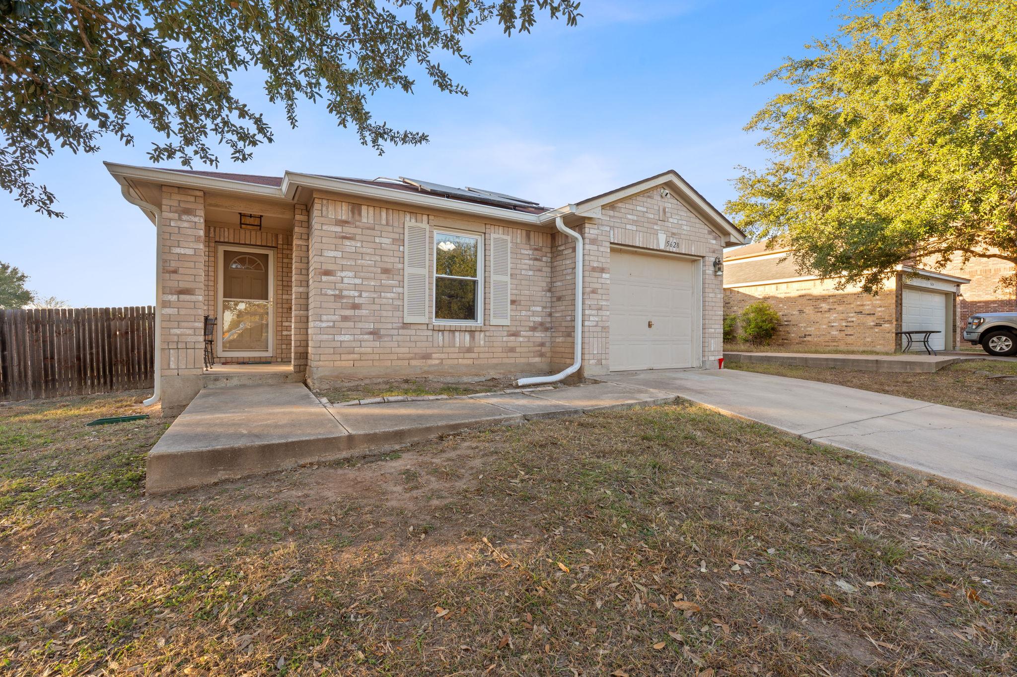 5628 SE Sunday Silence Dr, Del Valle, TX 78617