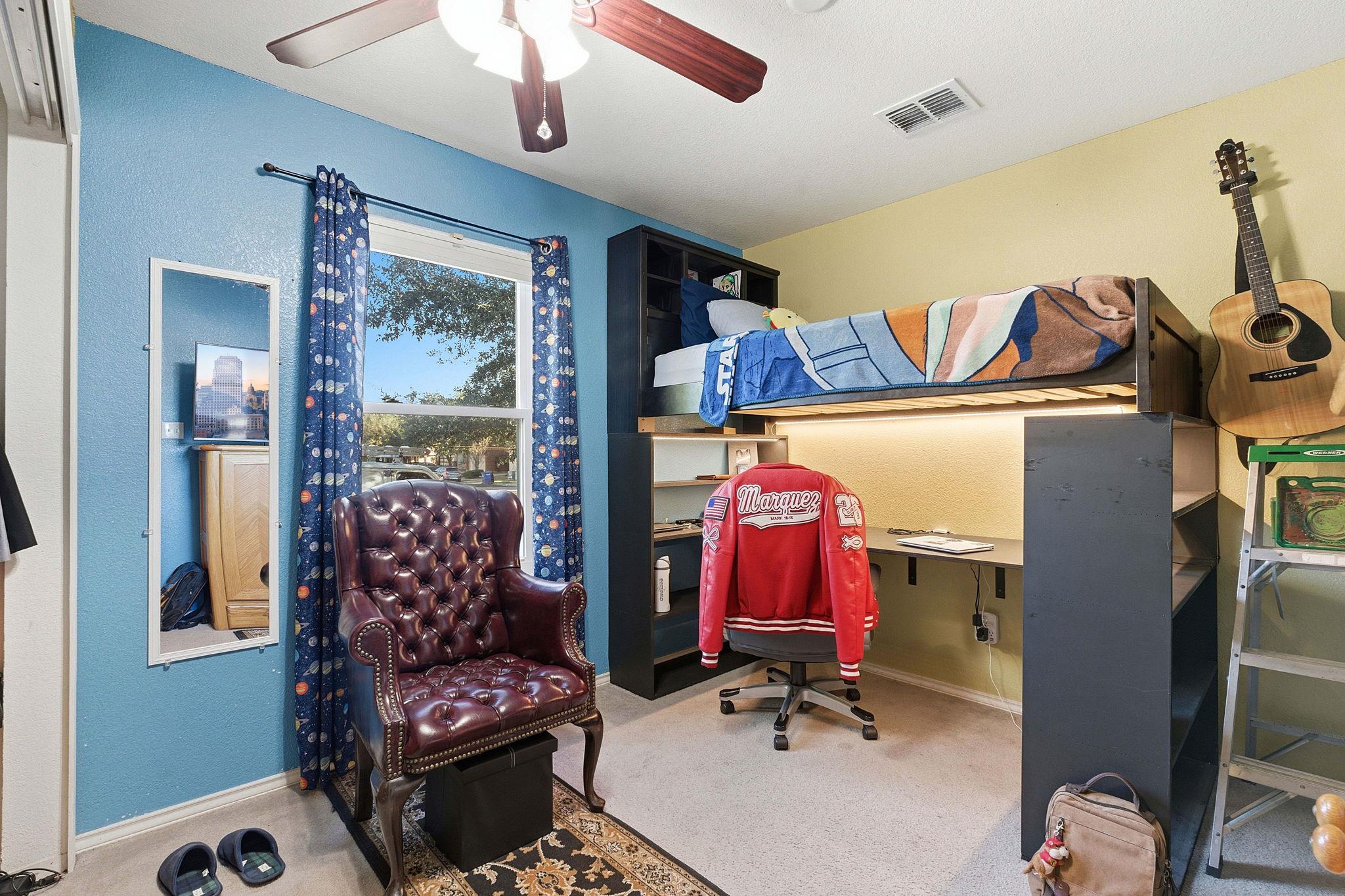 5628 SE Sunday Silence Dr, Del Valle, TX 78617