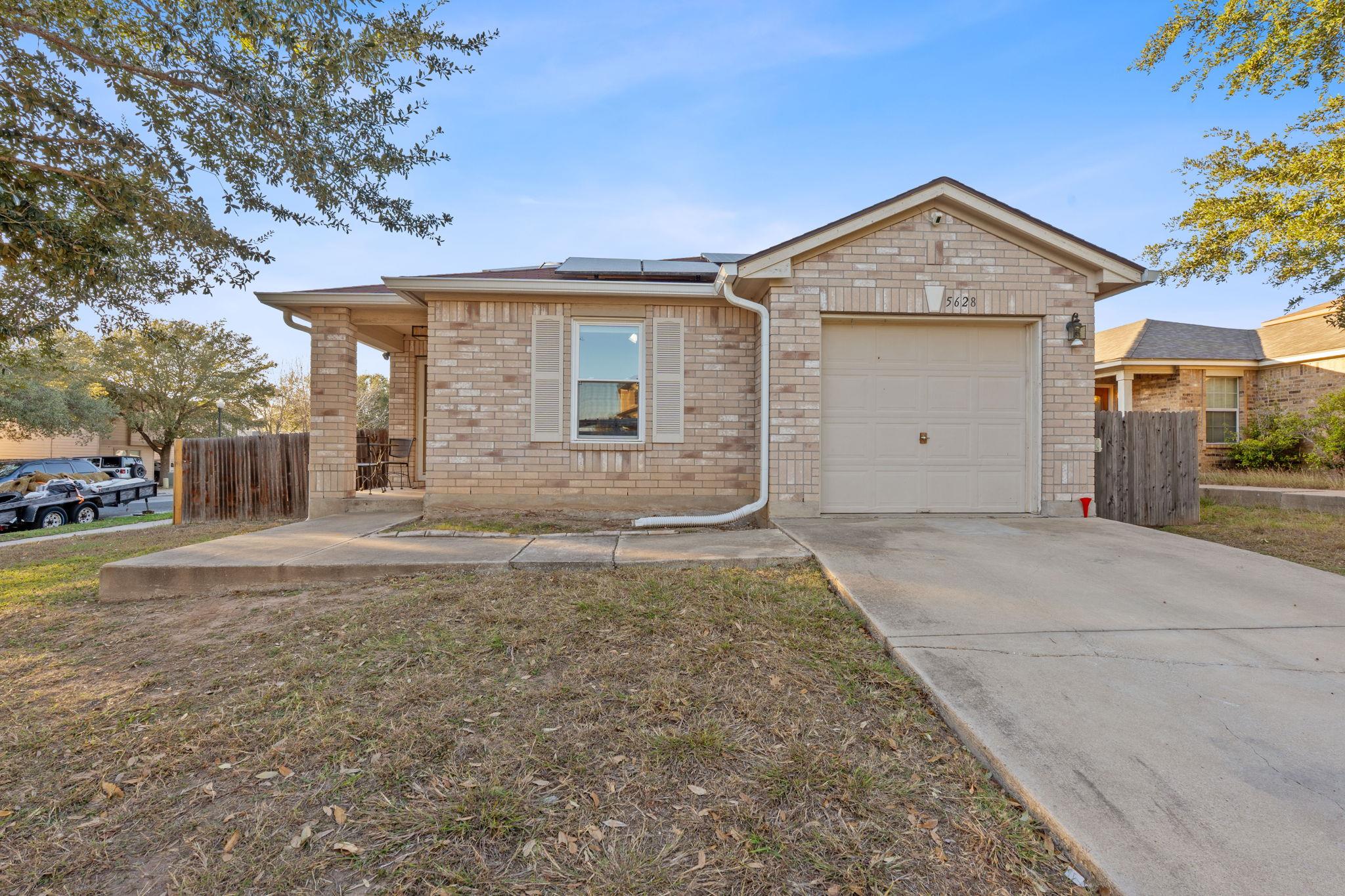 5628 SE Sunday Silence Dr, Del Valle, TX 78617