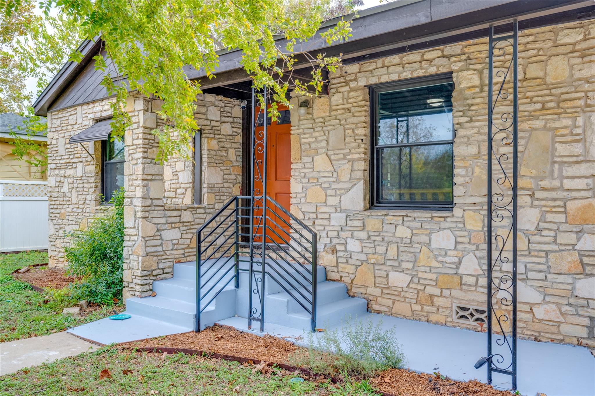 806 Barbara Dr, San Marcos, TX 78666