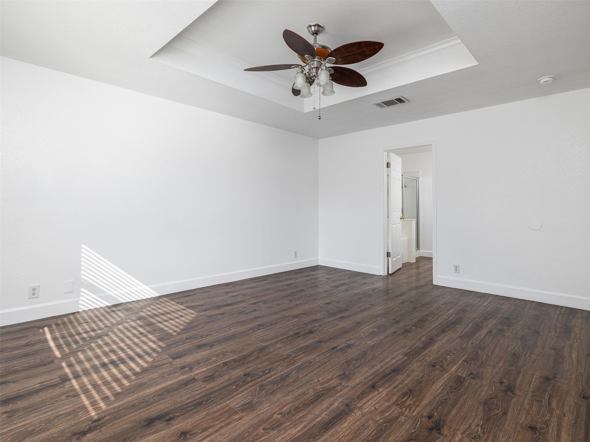 102 Erin Cv, Hutto, TX 78634