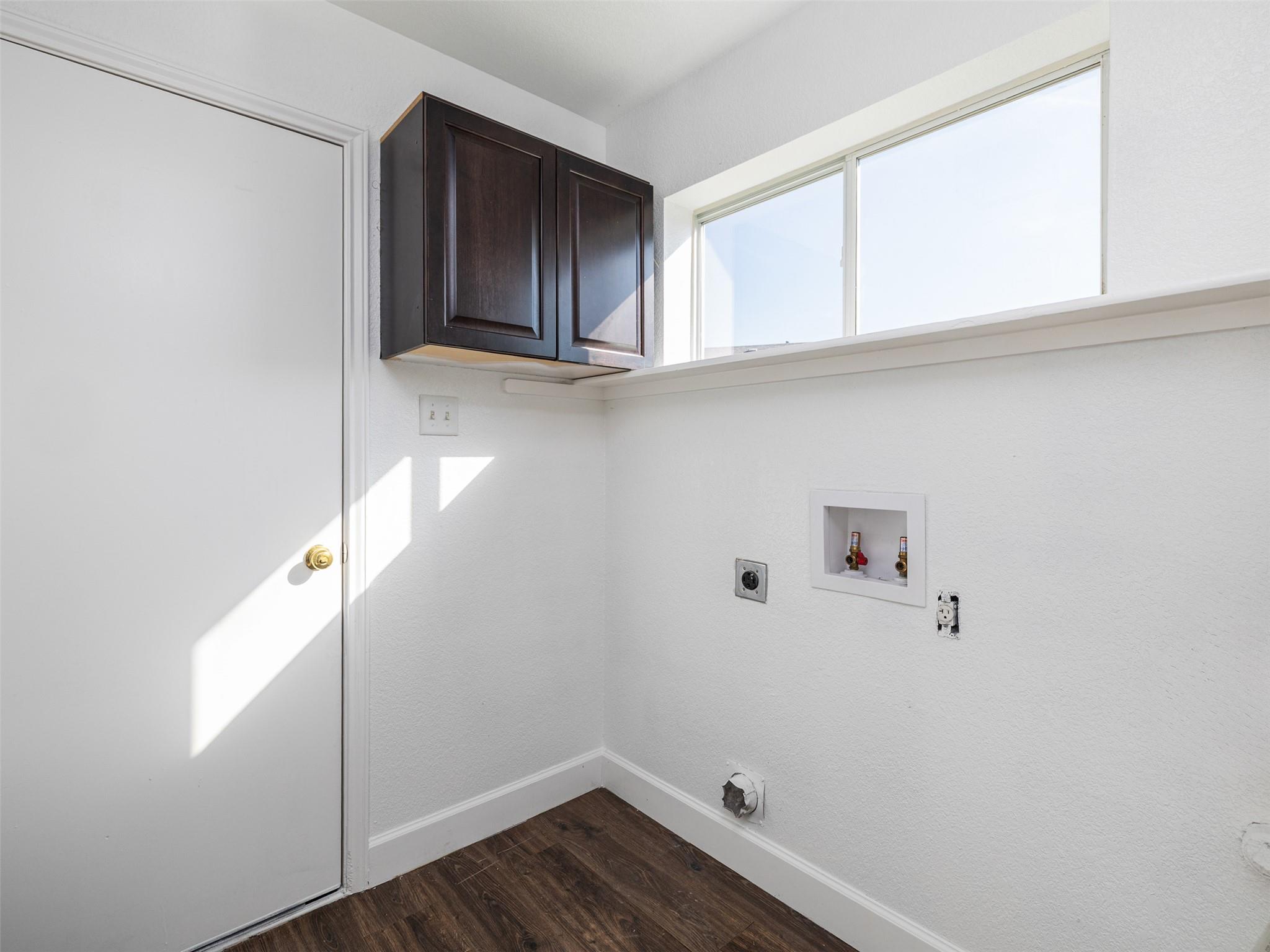 102 Erin Cv, Hutto, TX 78634