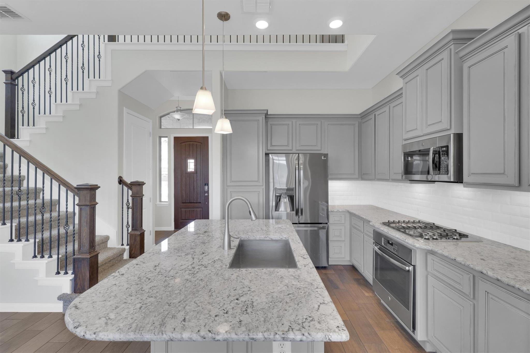 201 Cartwheel Bnd # 30, Austin, TX 78738