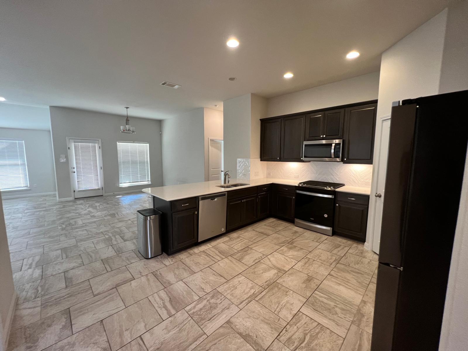 528 Elm Green St, Hutto, TX 78634