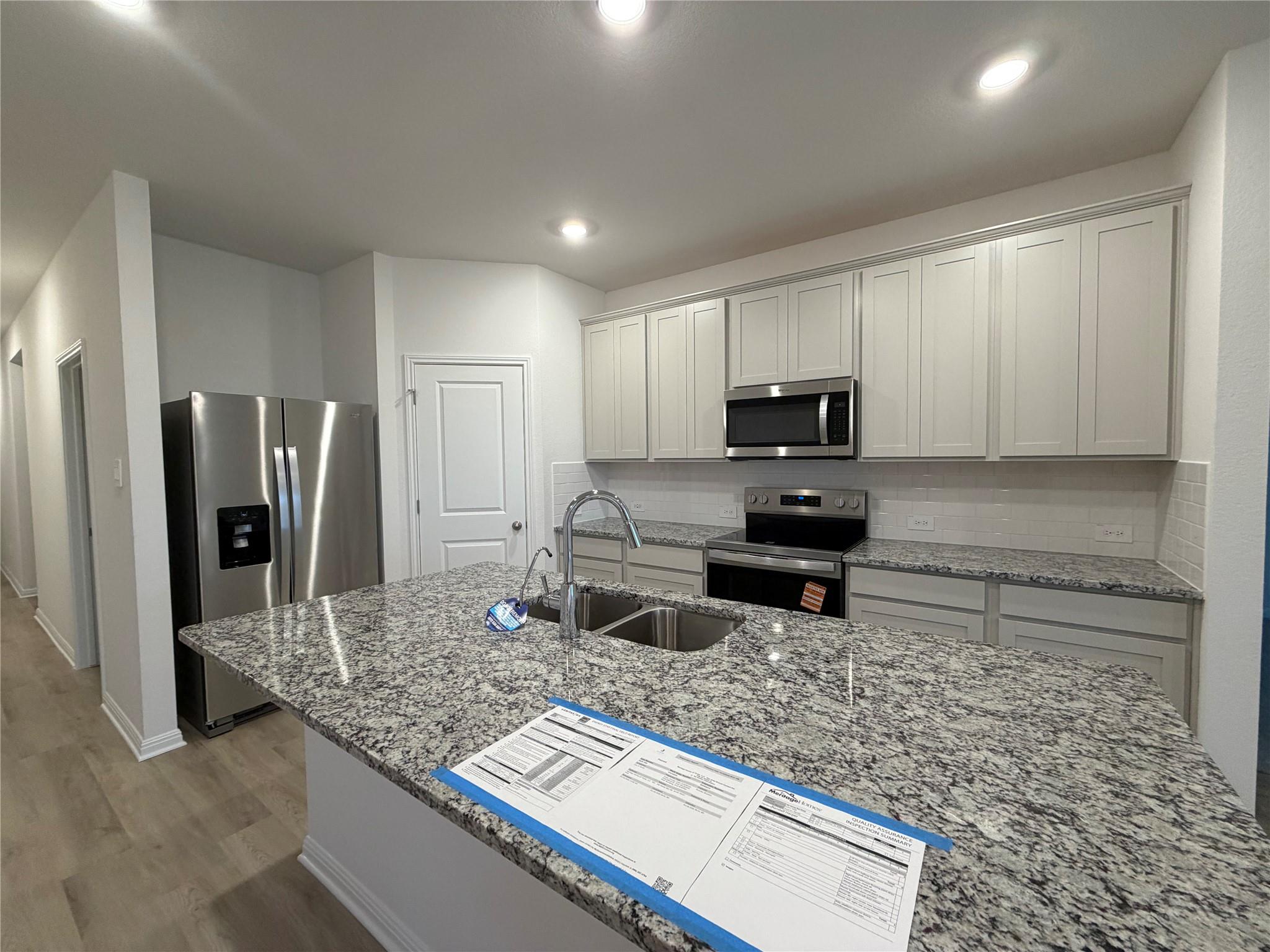 100 Honey Bee Rd, Jarrell, TX 76537