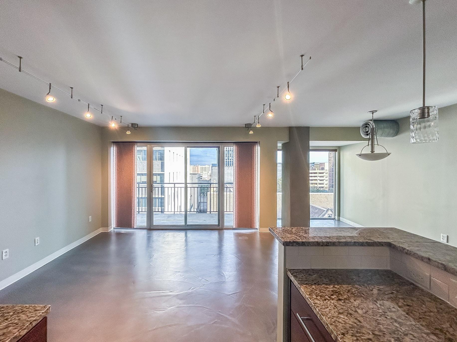 800 Brazos St # 1006, Austin, TX 78701