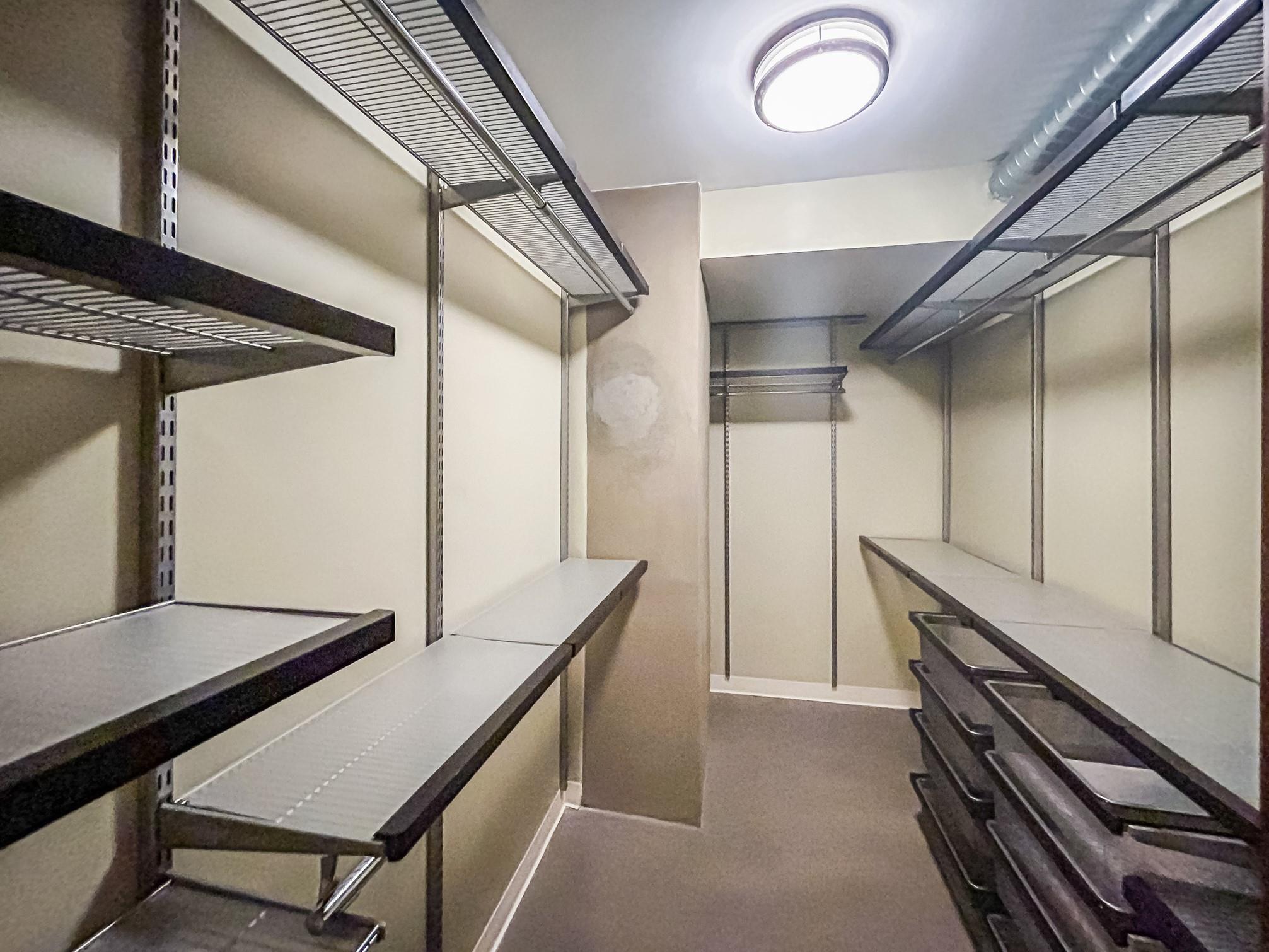 800 Brazos St # 1006, Austin, TX 78701