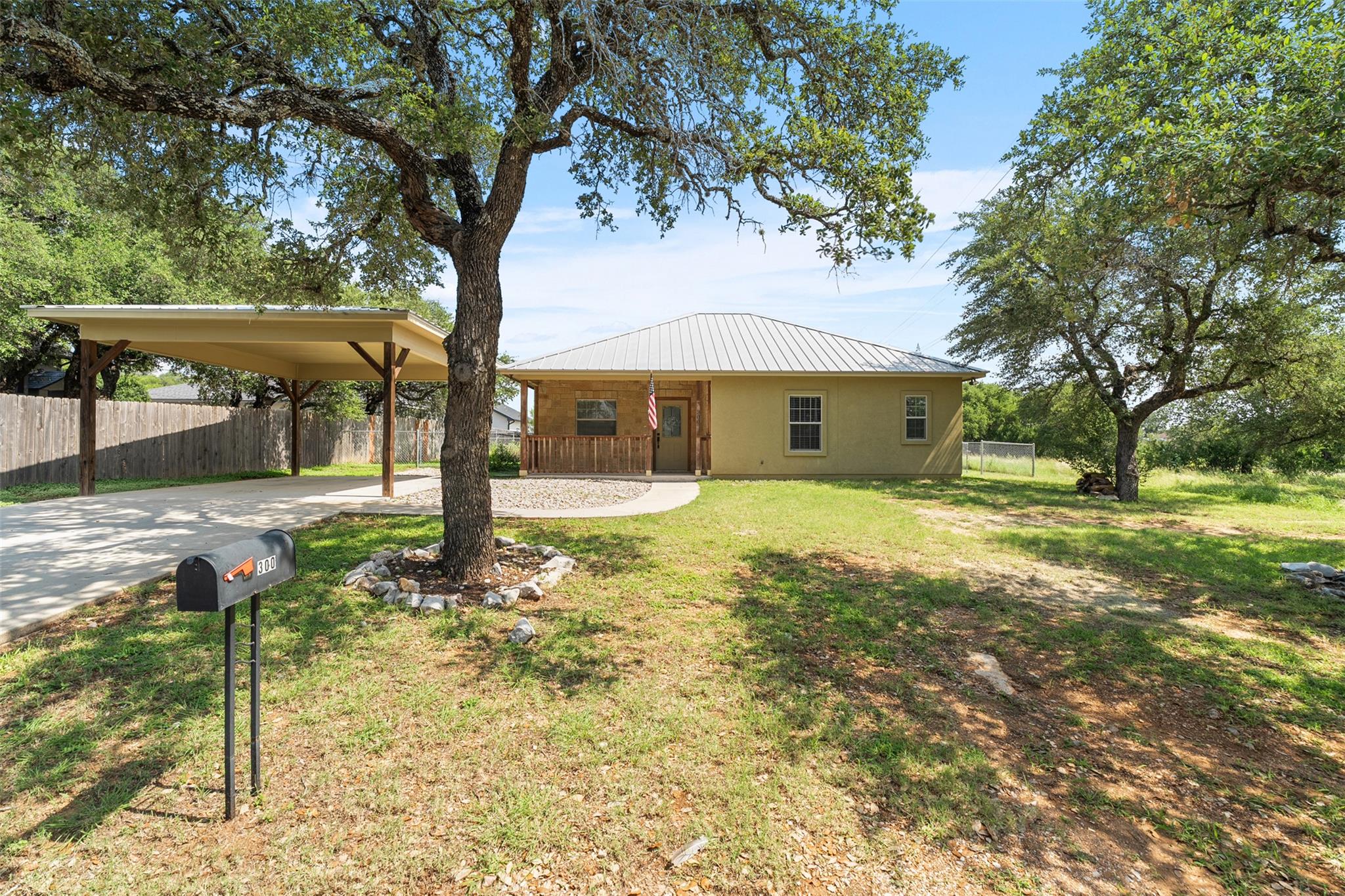 300 Knights Row, Horseshoe Bay, TX 78657