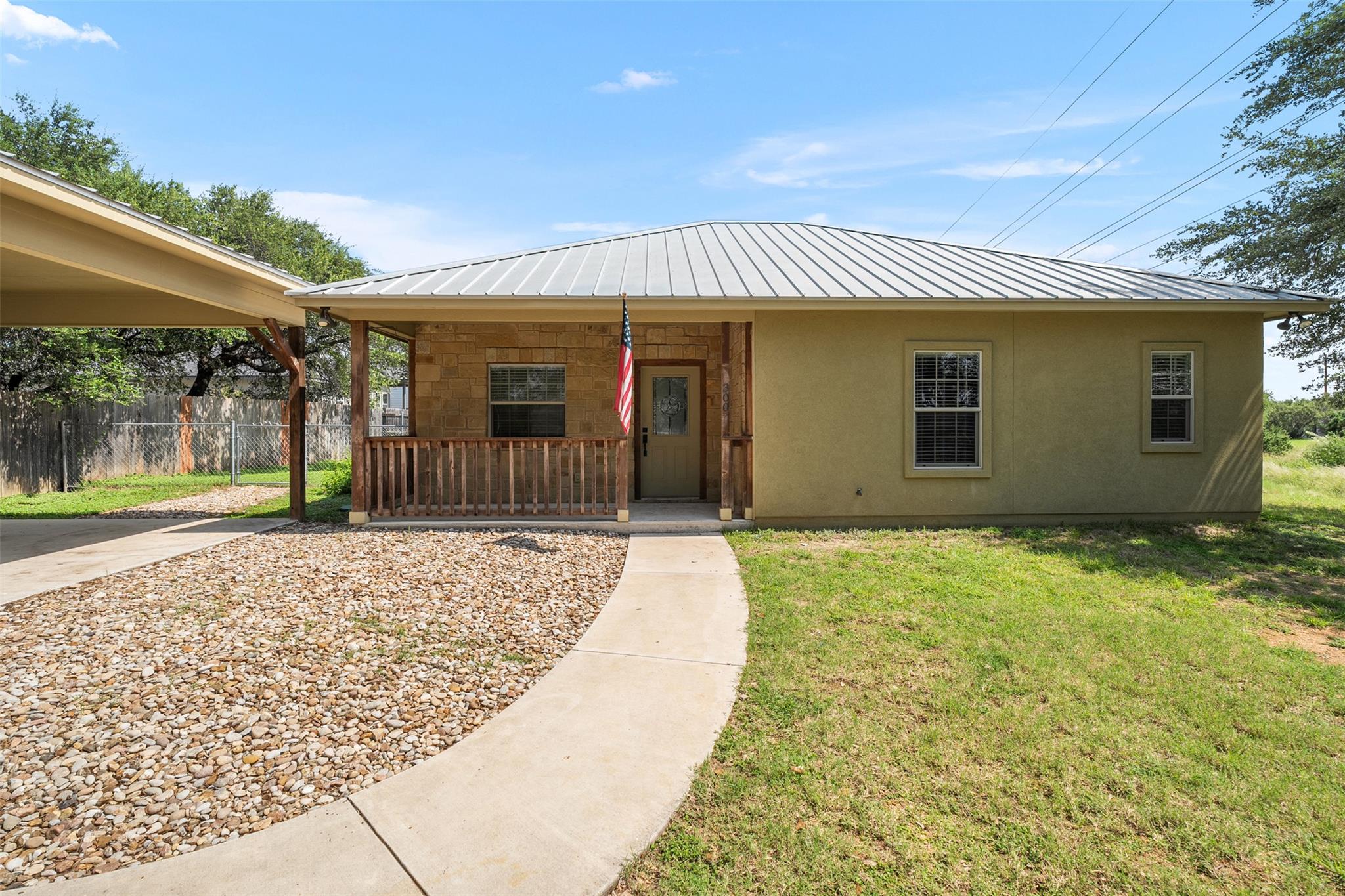 300 Knights Row, Horseshoe Bay, TX 78657