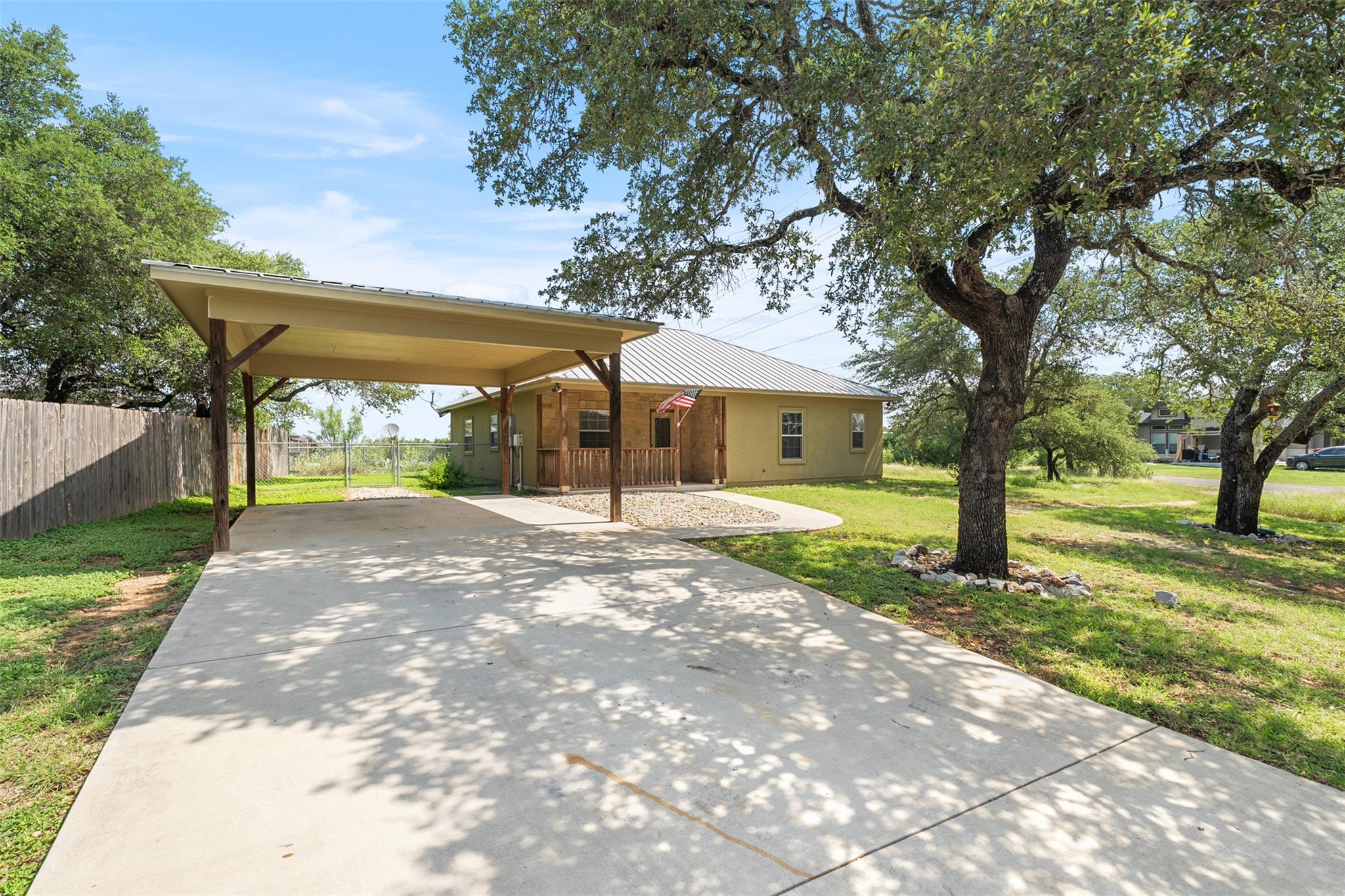 300 Knights Row, Horseshoe Bay, TX 78657
