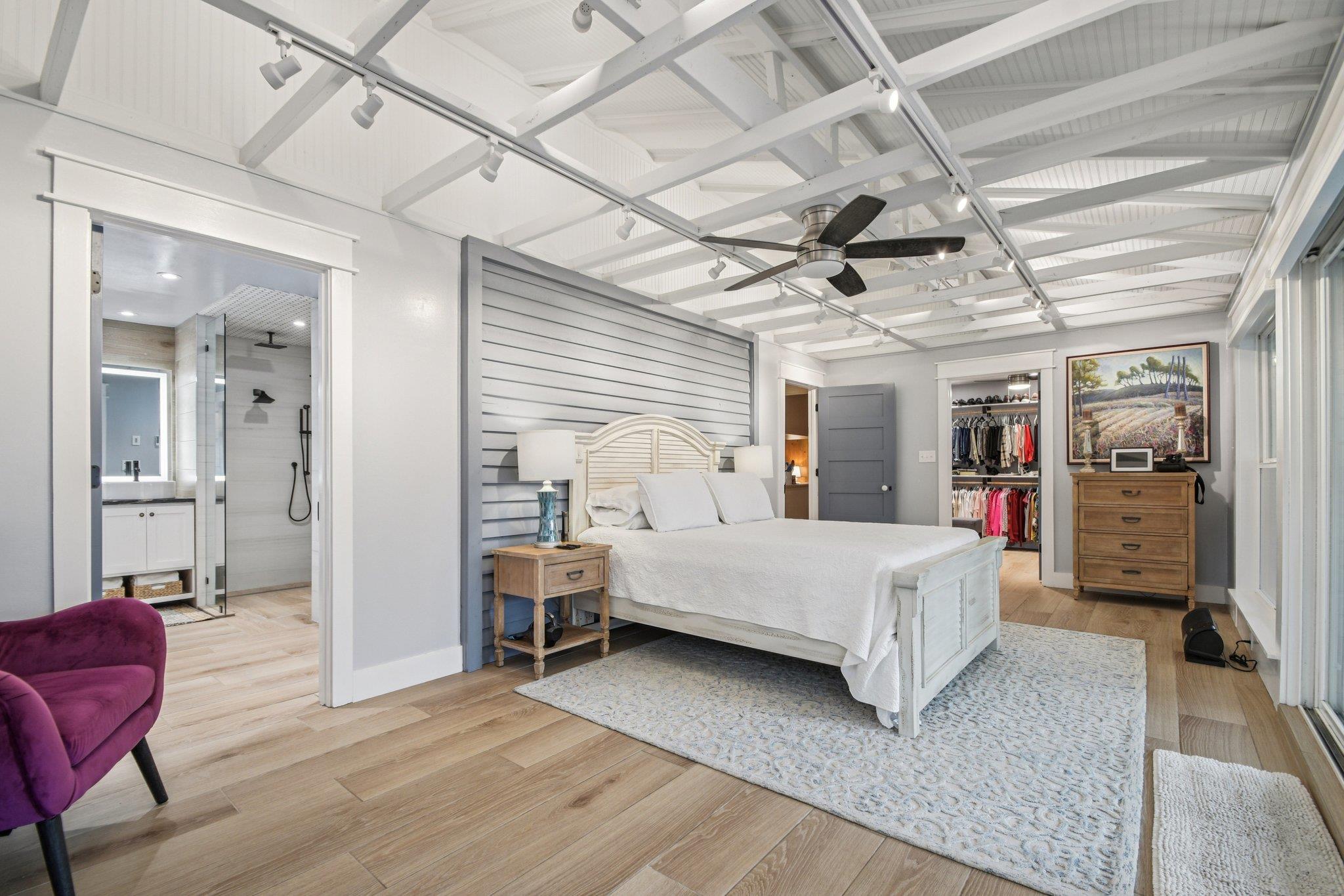 902 Turney St, Smithville, TX 78957