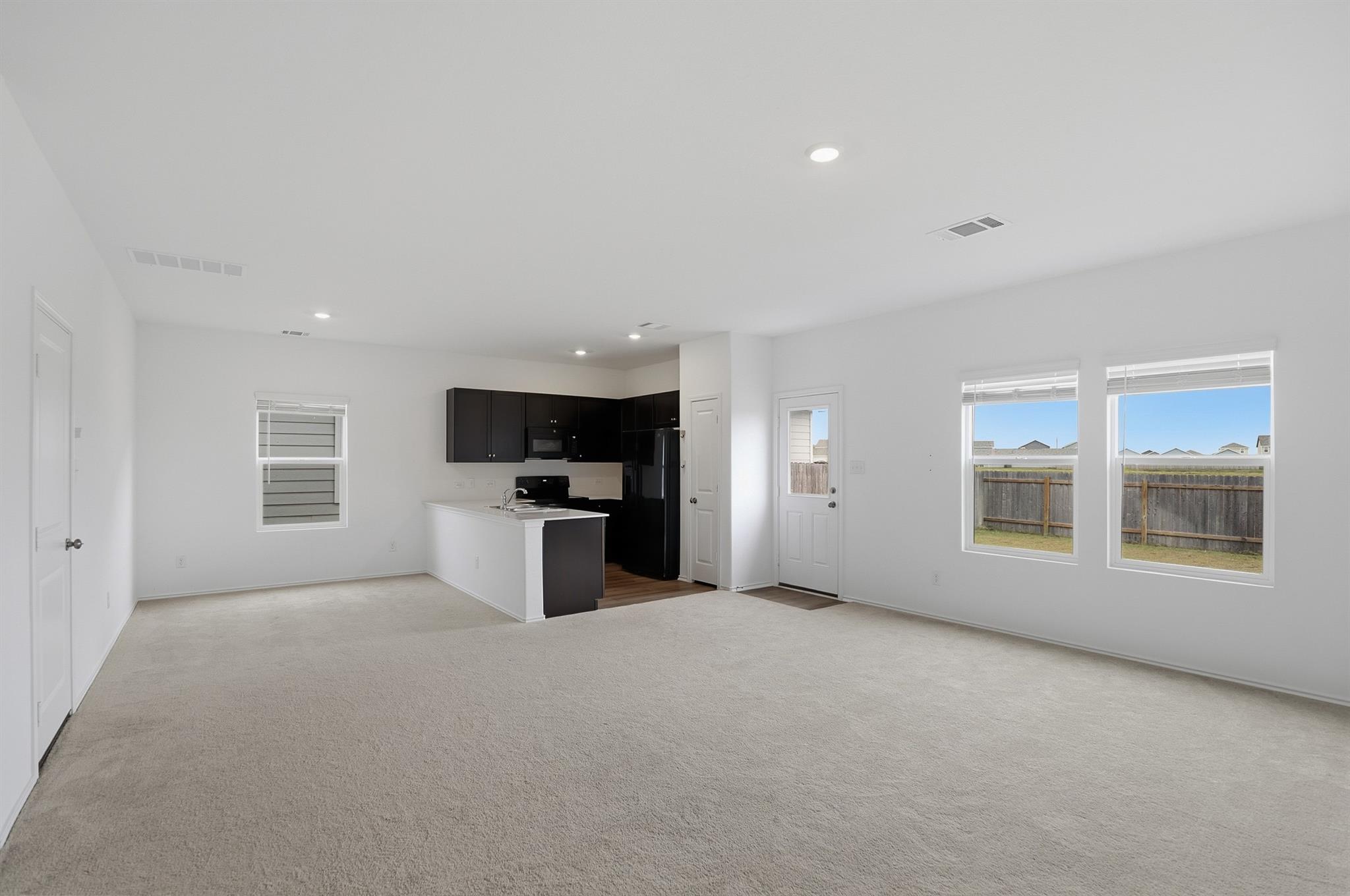 908 Rancho Del Cielo Loop, Jarrell, TX 76537