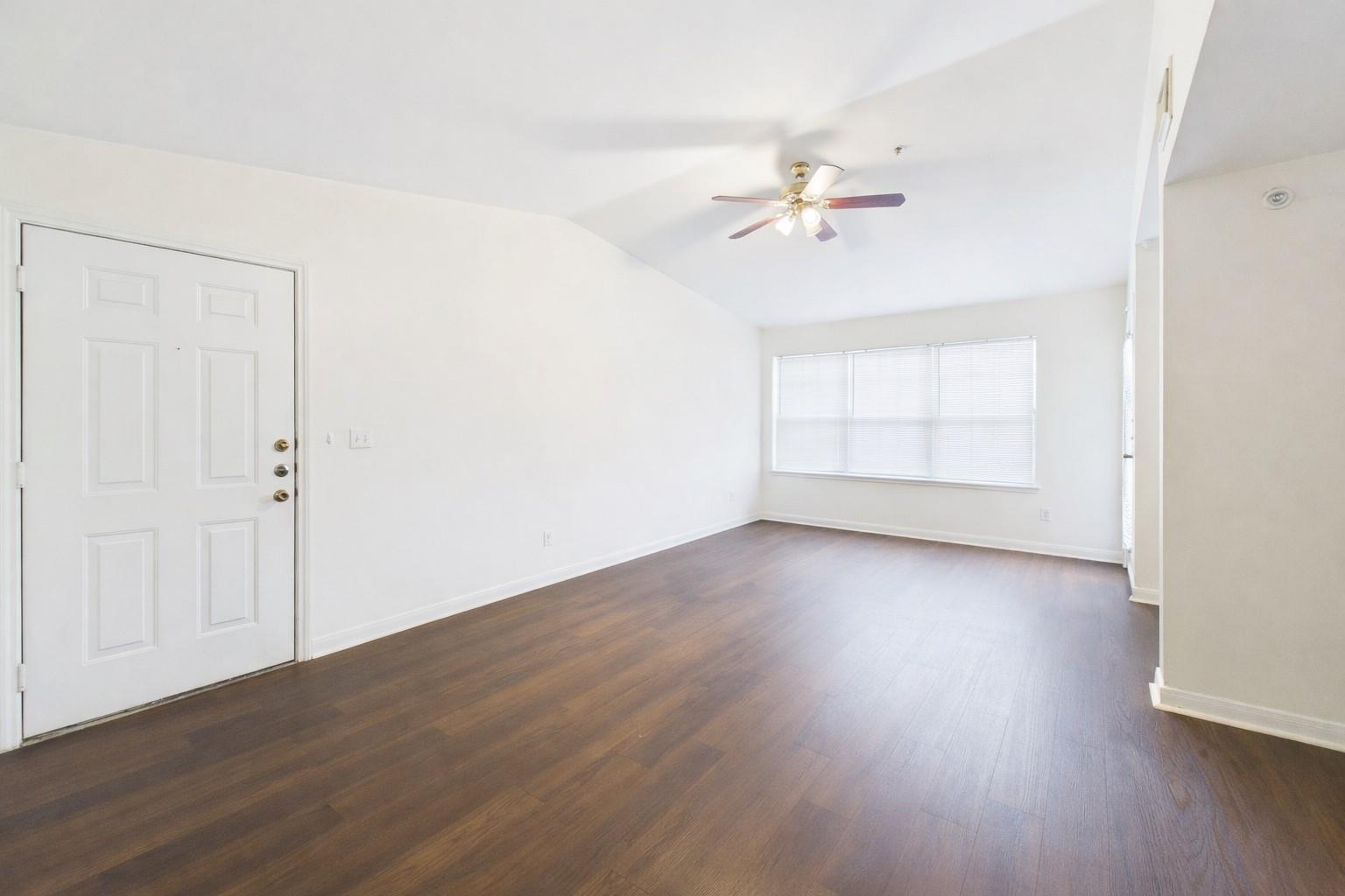 501 W 26th St # 314, Austin, TX 78705