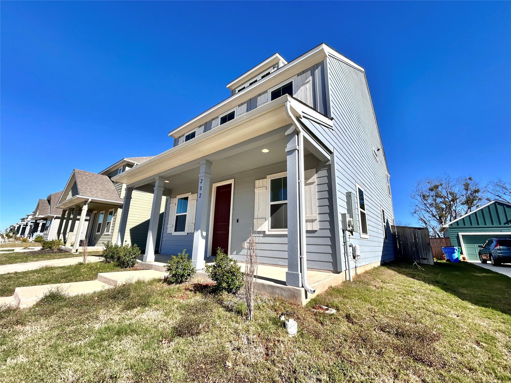 202 Pebblestream Pass, Taylor, TX 76574