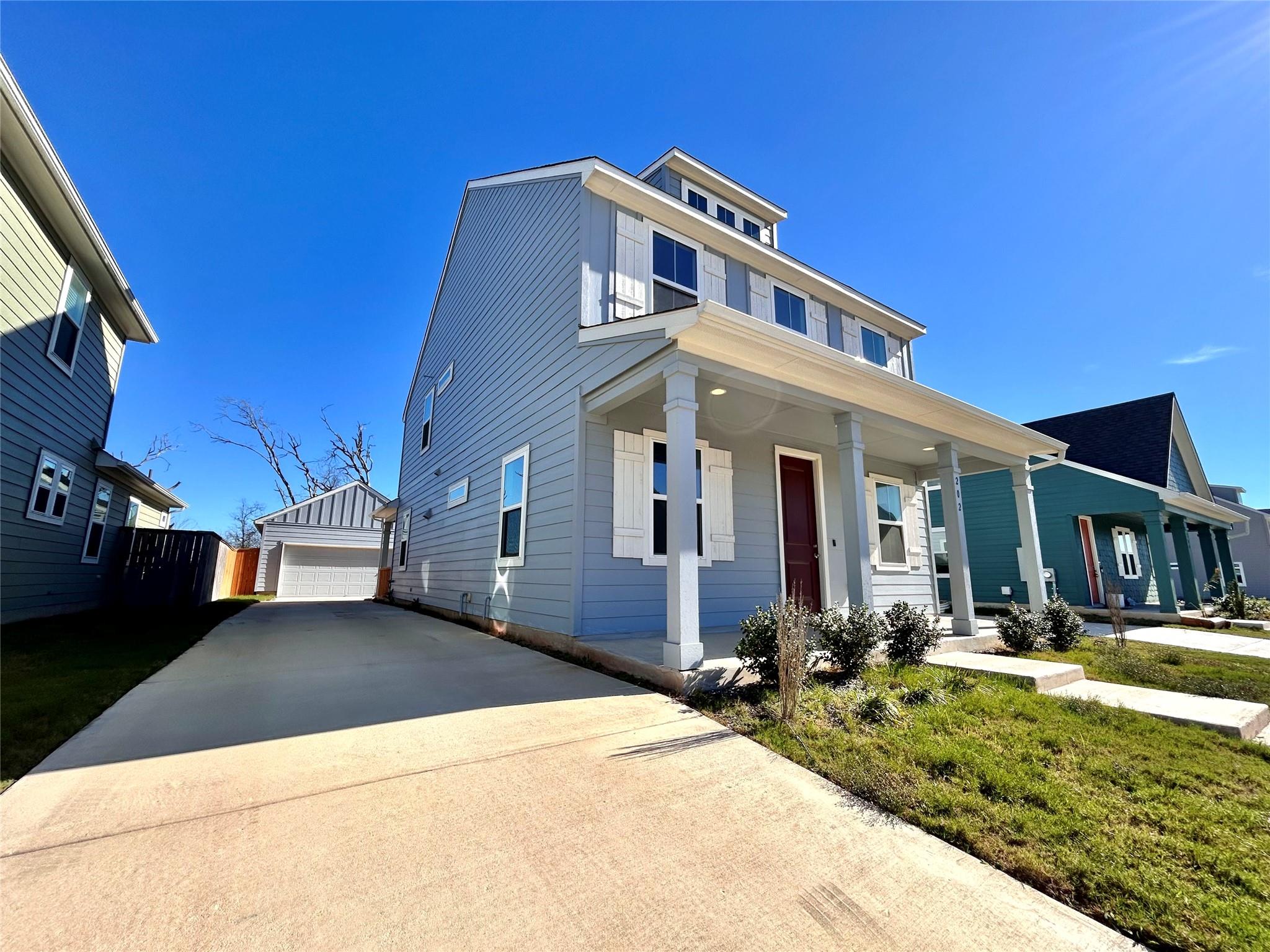 202 Pebblestream Pass, Taylor, TX 76574