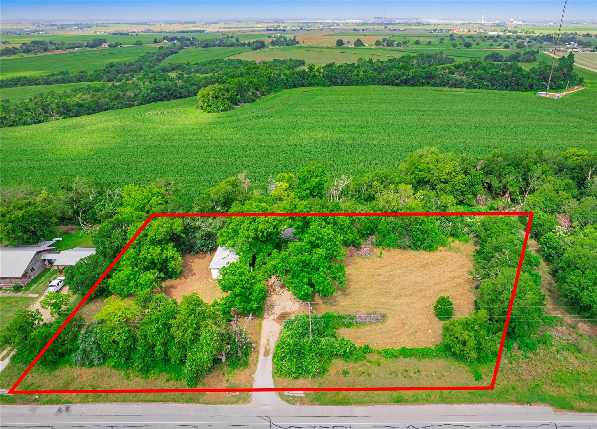 3104 S Main St, Taylor, TX 76574