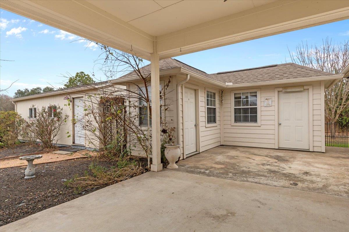 106 Spring Mdw, Bastrop, TX 78602