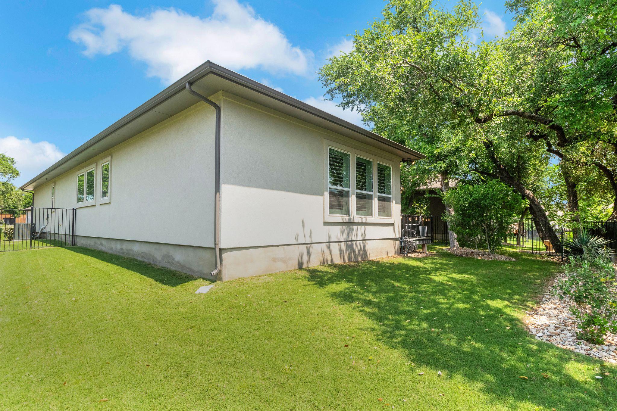 121 Monterey Oak Trl, Georgetown, TX 78628