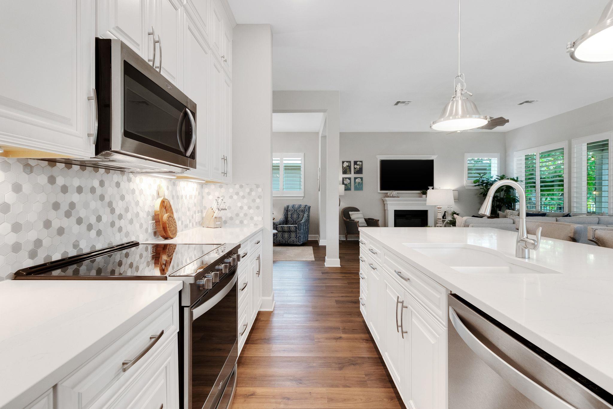 121 Monterey Oak Trl, Georgetown, TX 78628