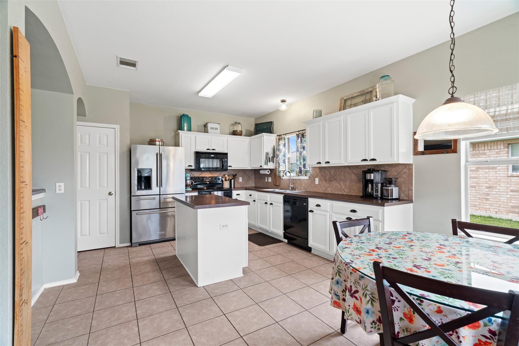 315 Swenson Dr, Hutto, TX 78634