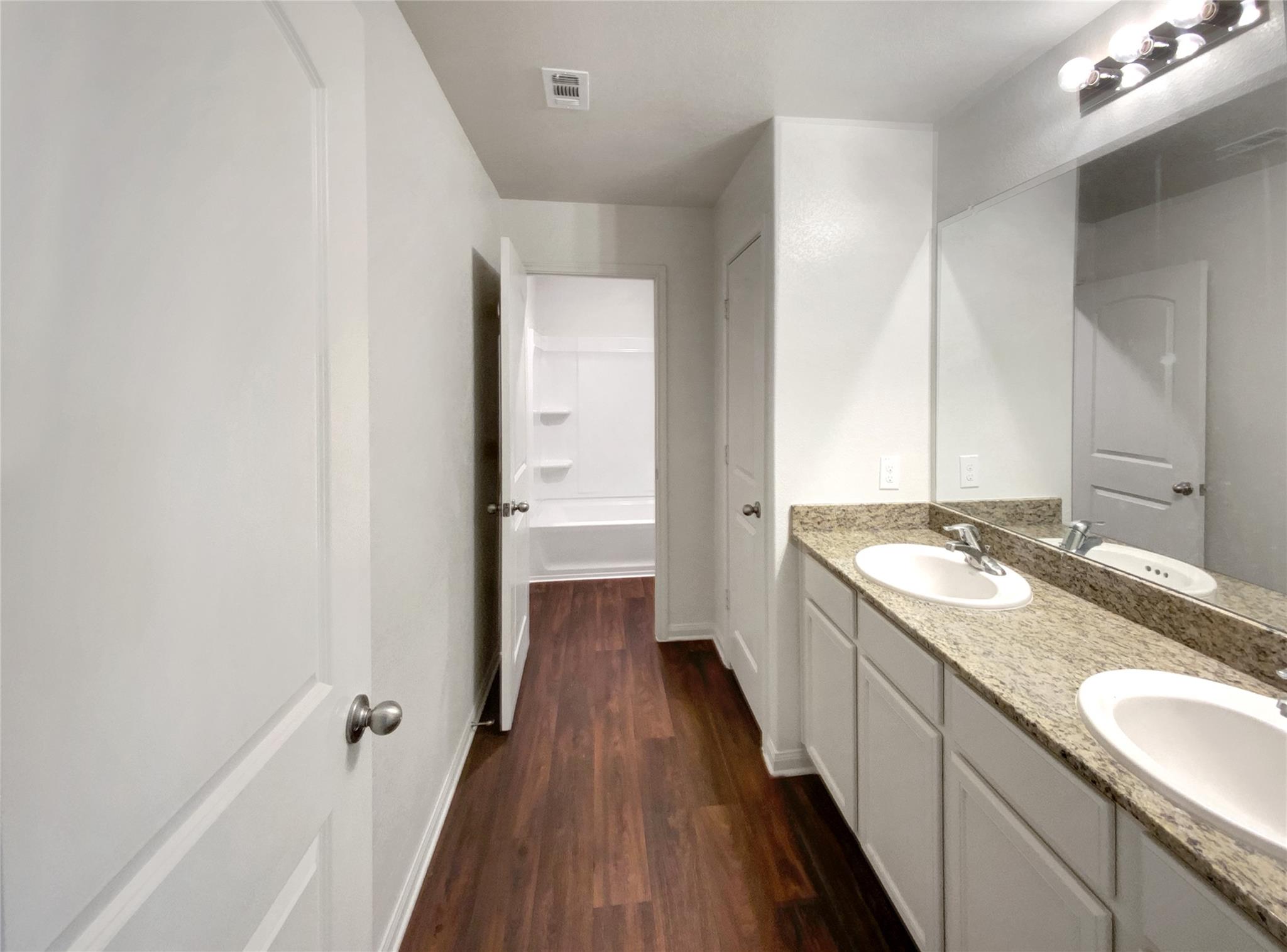 138 Niven Path # 26E, Jarrell, TX 76537