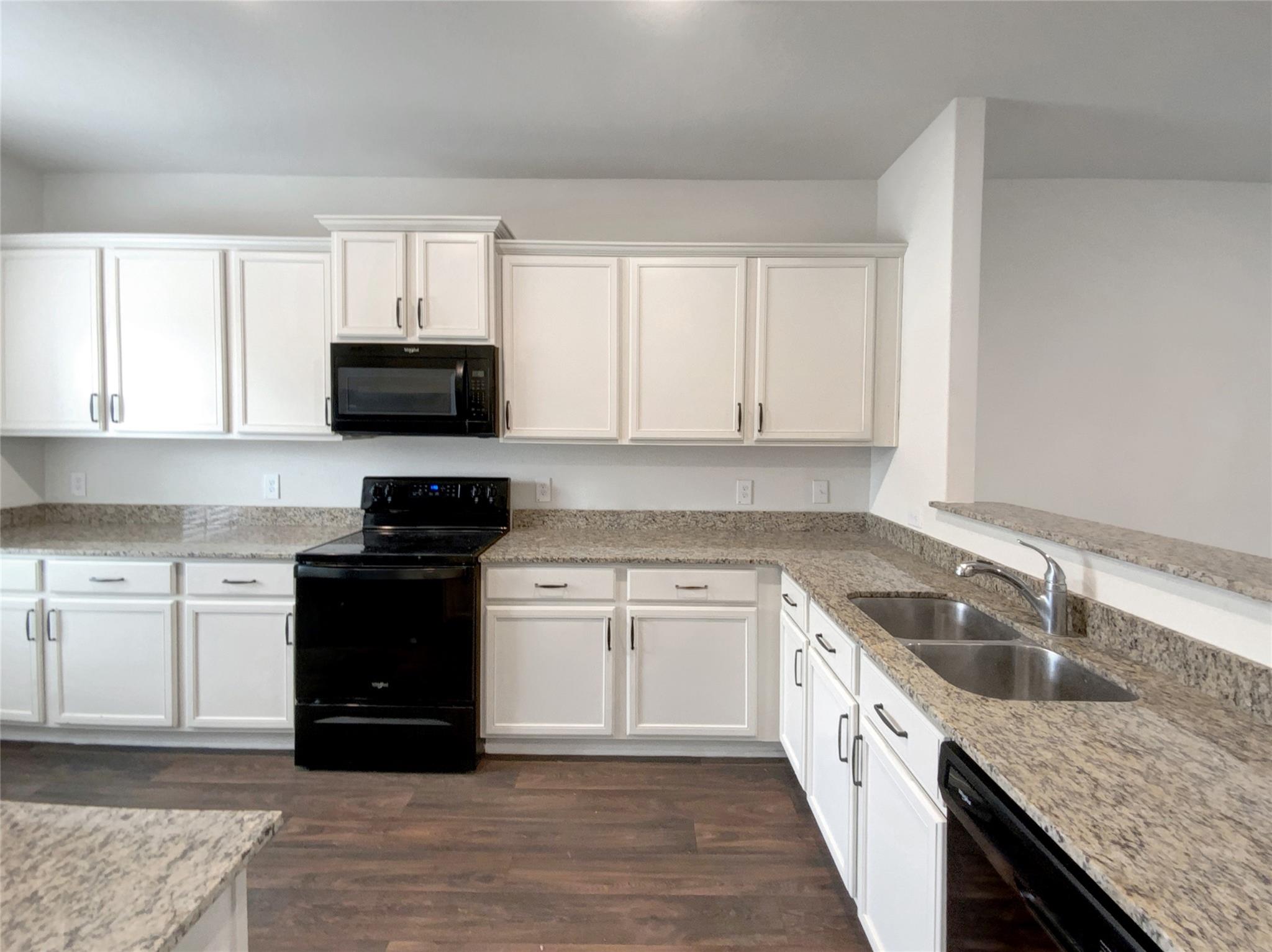 138 Niven Path # 26E, Jarrell, TX 76537