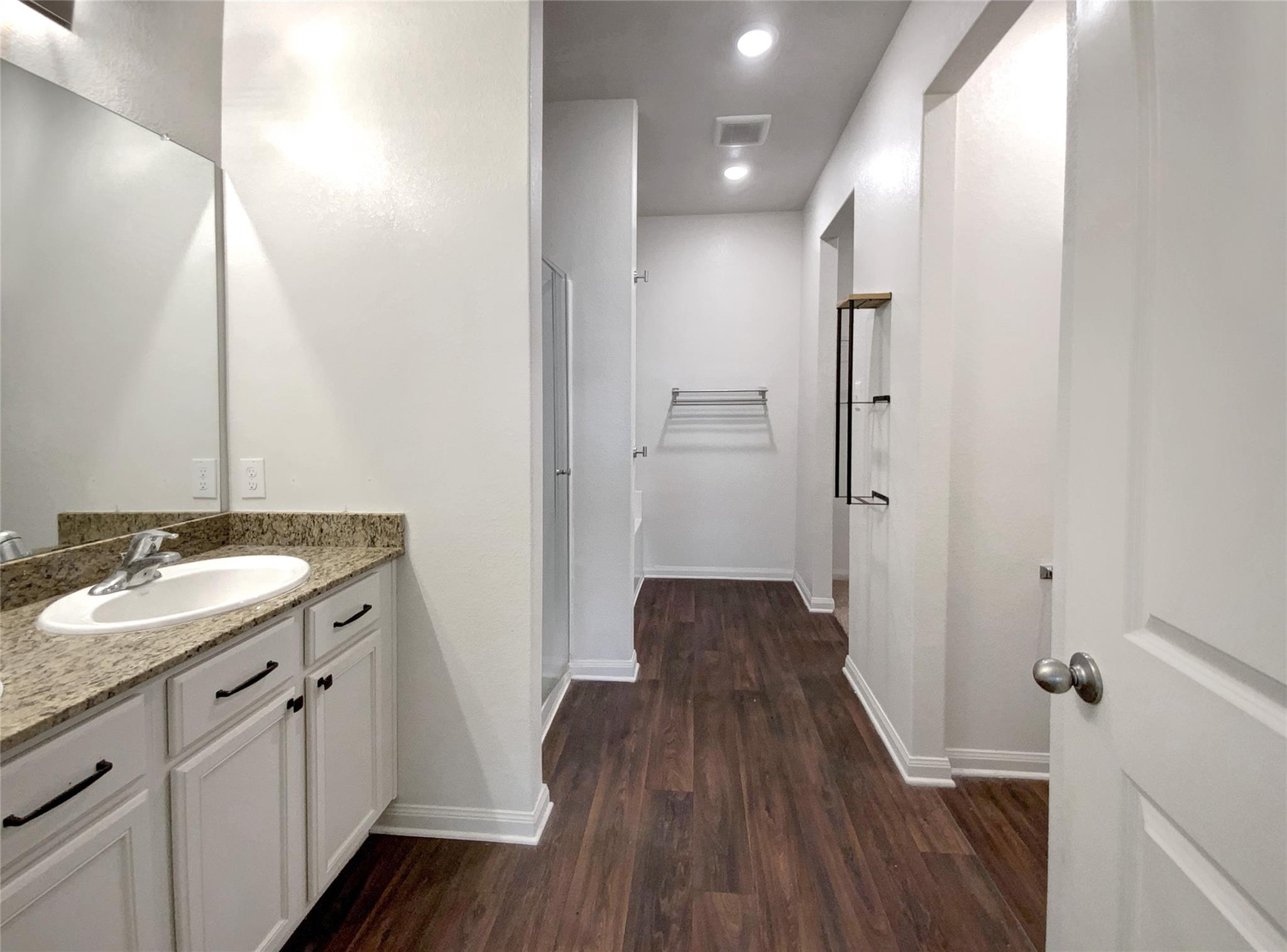 138 Niven Path # 26E, Jarrell, TX 76537