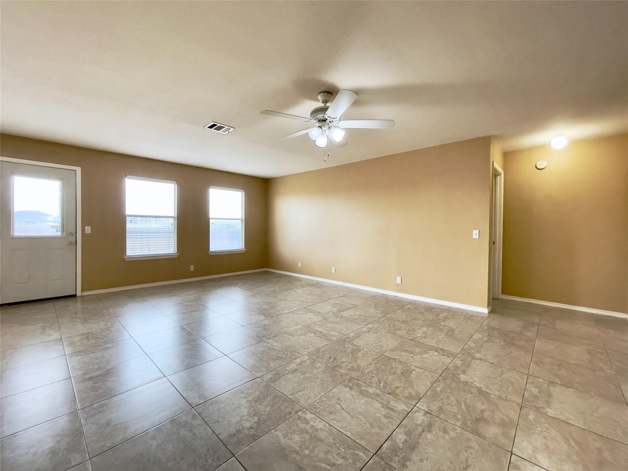 318 Mitchell Dr, Hutto, TX 78634