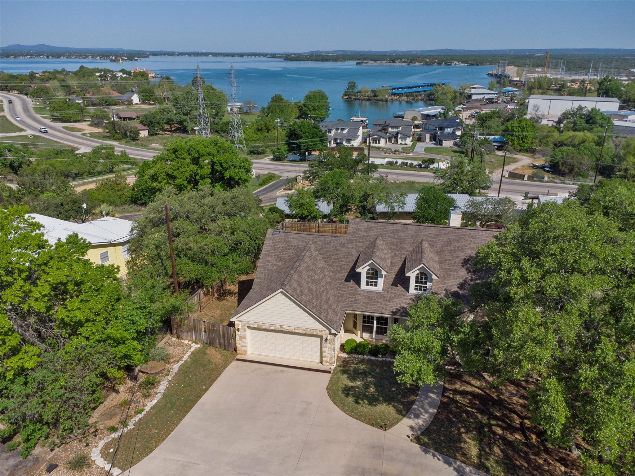 104 Kings Way Dr, Cottonwood Shores, TX 78657