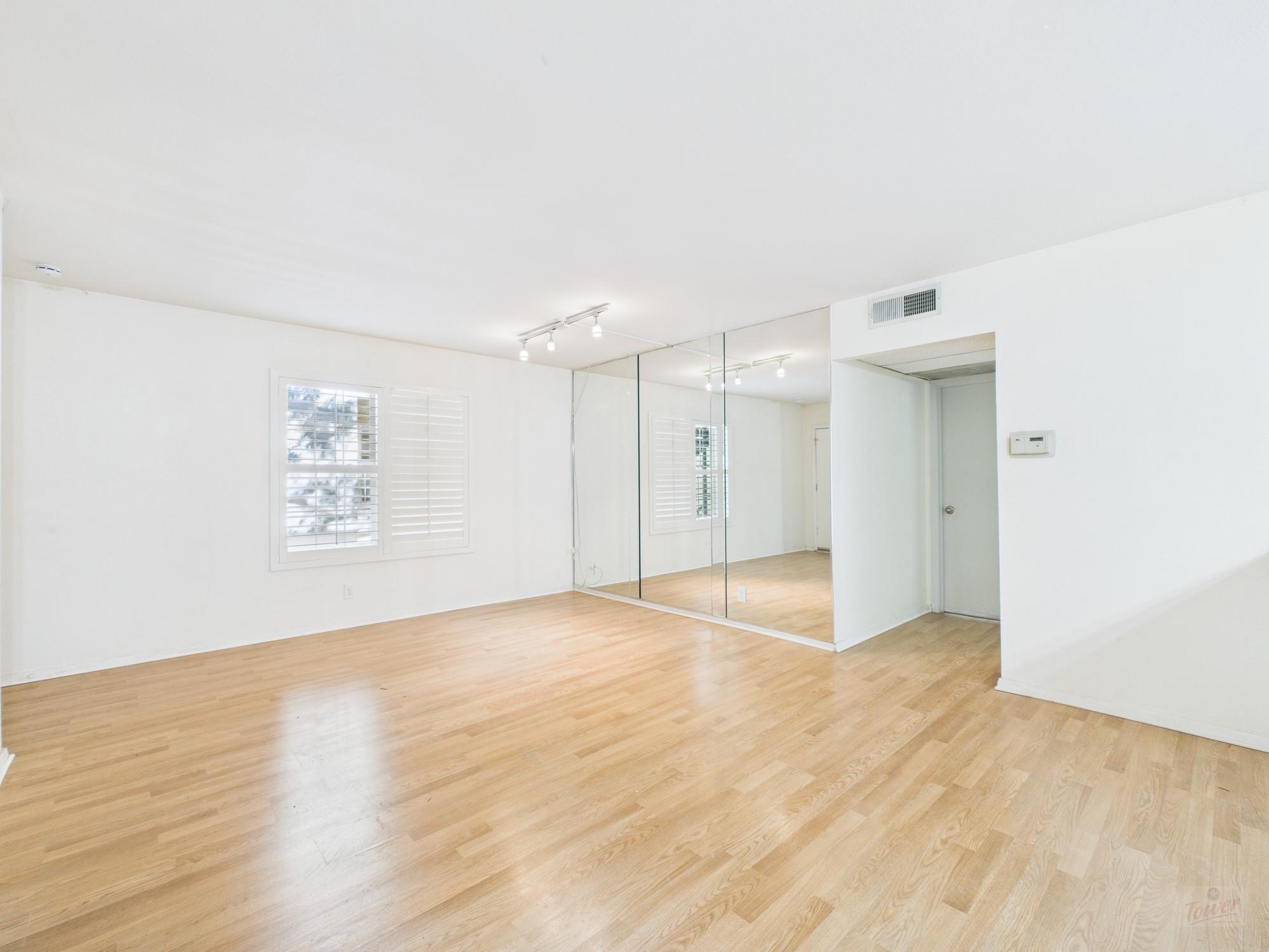 910 Duncan Ln # 26, Austin, TX 78705