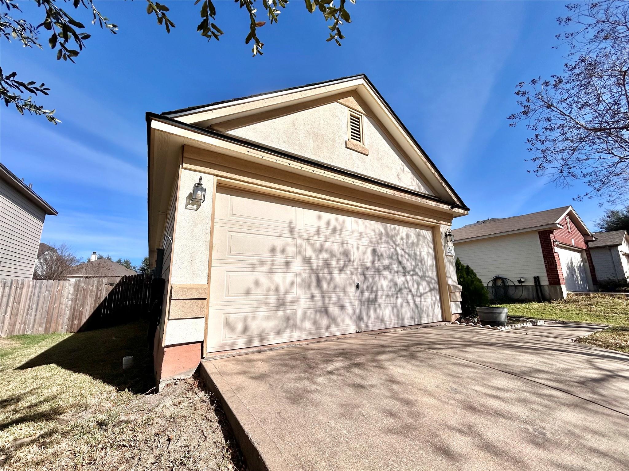 2011 Ashberry Trl W, Georgetown, TX 78626