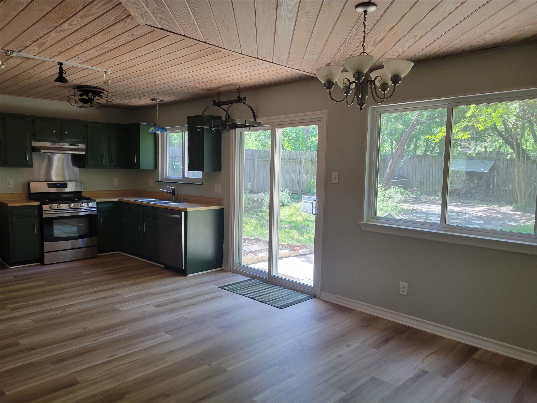 3211 Harpers Ferry Ln, Austin, TX 78745