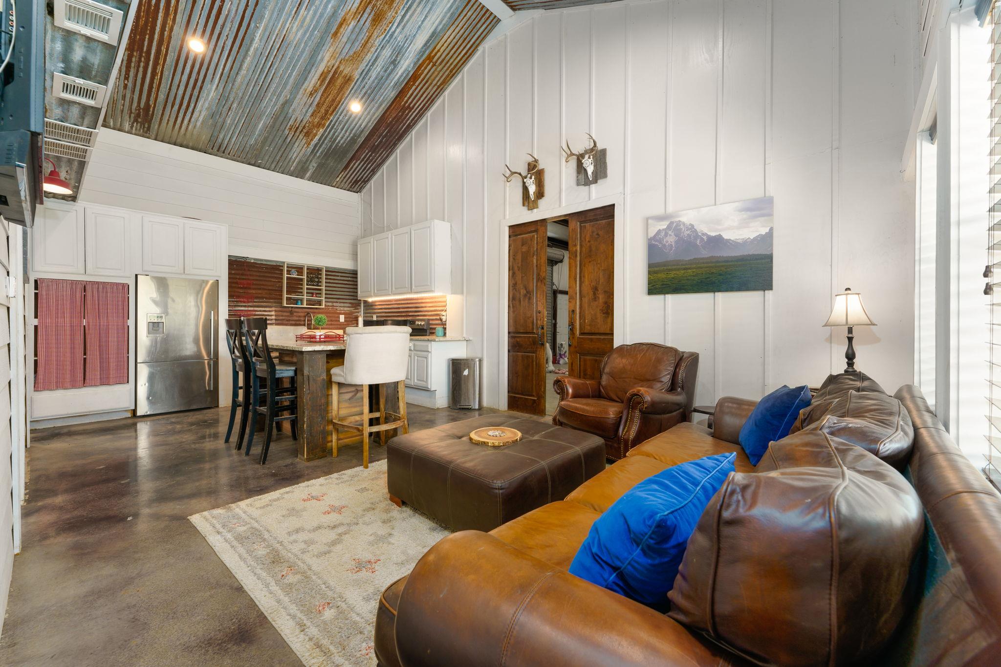 3830 Outback Trl, Spicewood, TX 78669