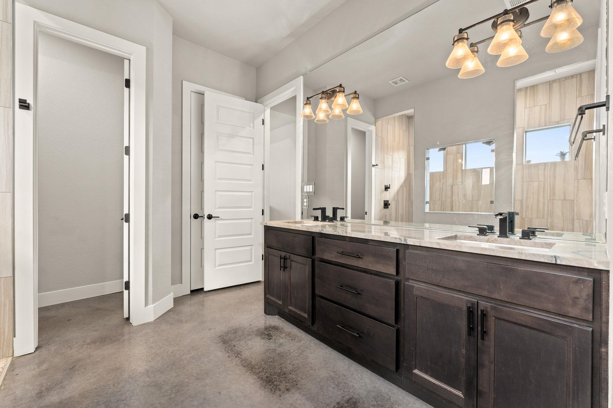 3830 Outback Trl, Spicewood, TX 78669