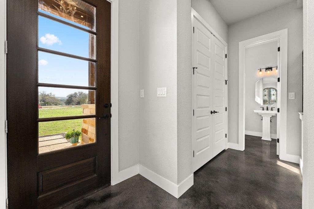 3830 Outback Trl, Spicewood, TX 78669