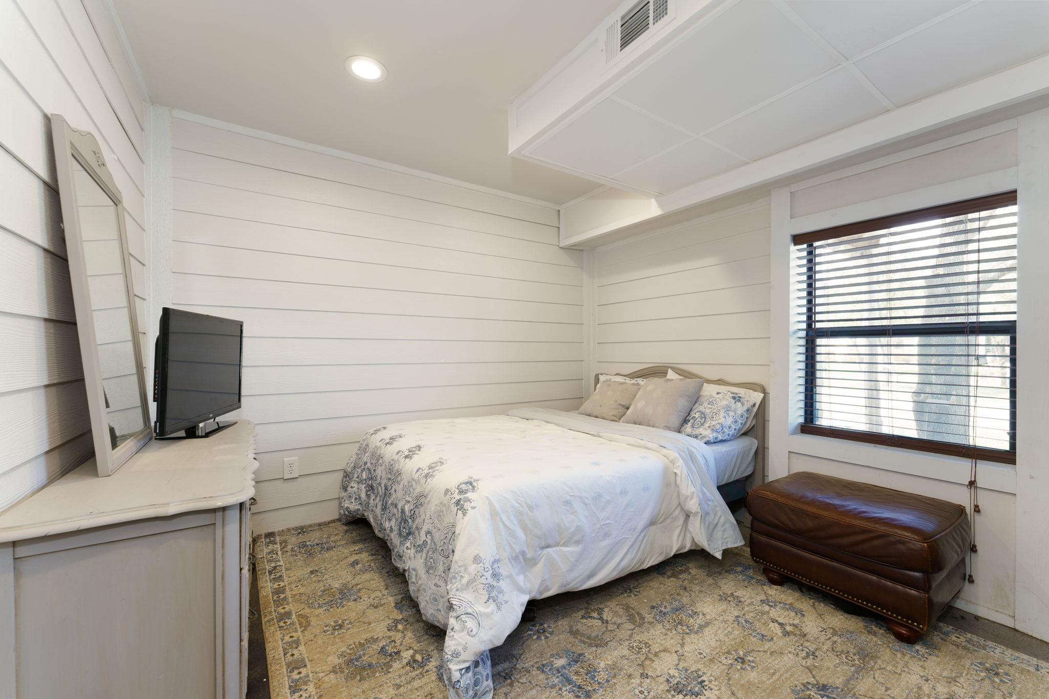 3830 Outback Trl, Spicewood, TX 78669