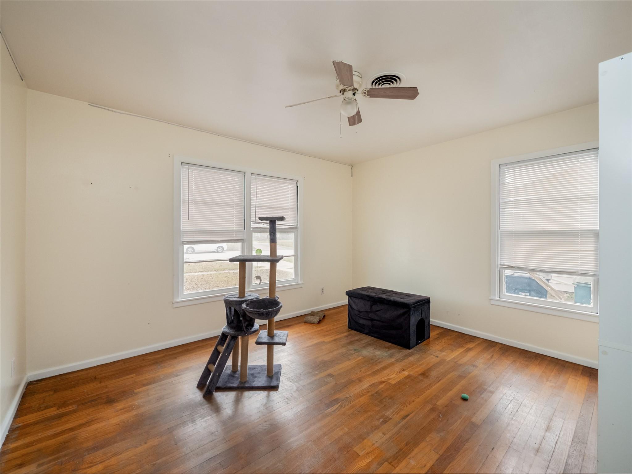 1910 S 13th St, Temple, TX 76504